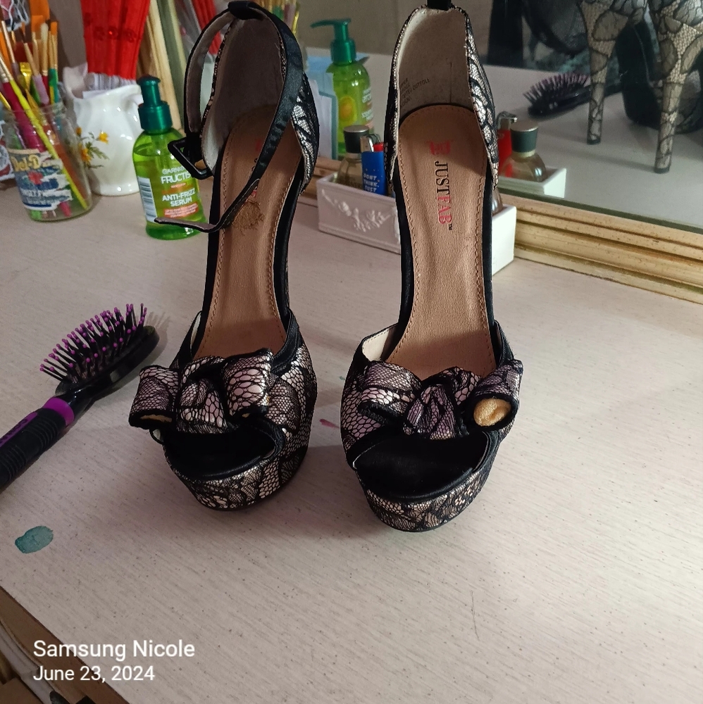 Ladies high heels( item sold)